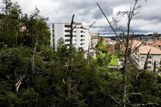 Une des missions des militaires engagés depuis jeudi à La Chaux-de-Fonds est de sécuriser les parcs et de sécuriser les axes (archives).